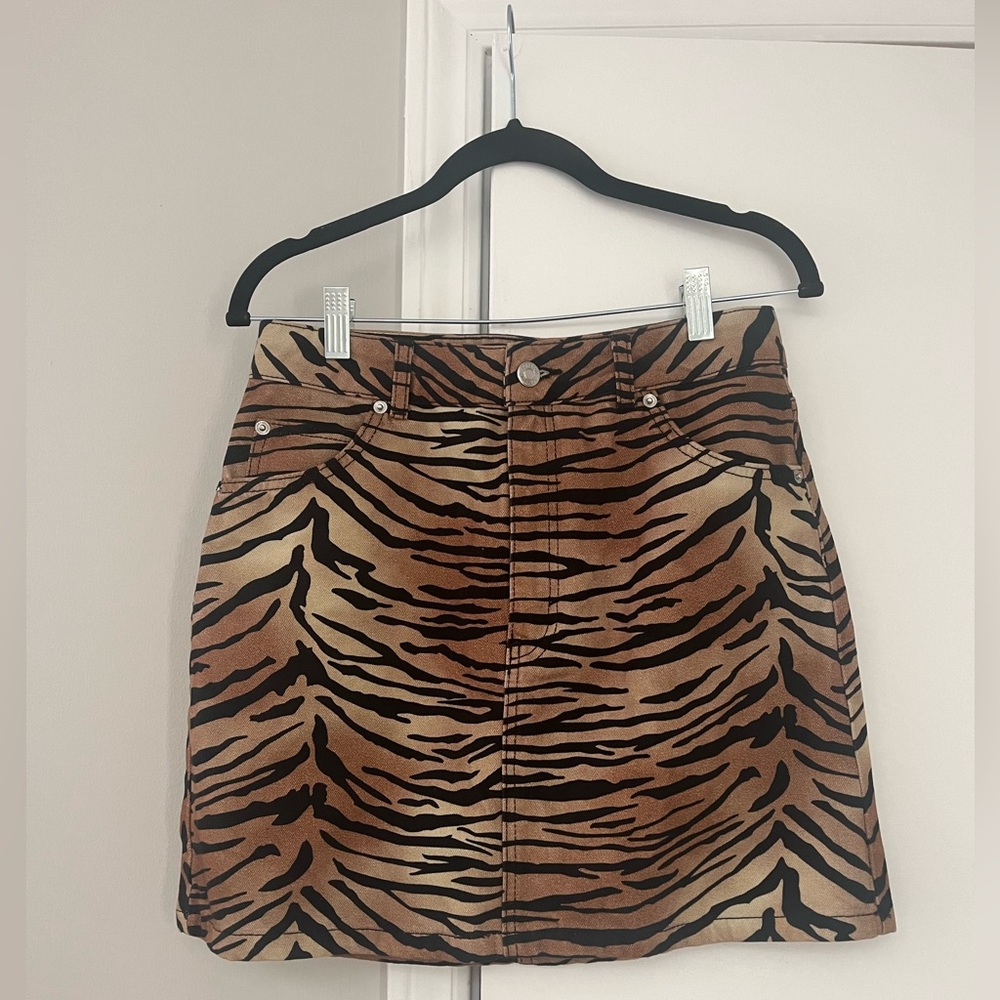 Zebra Topshop skirt!